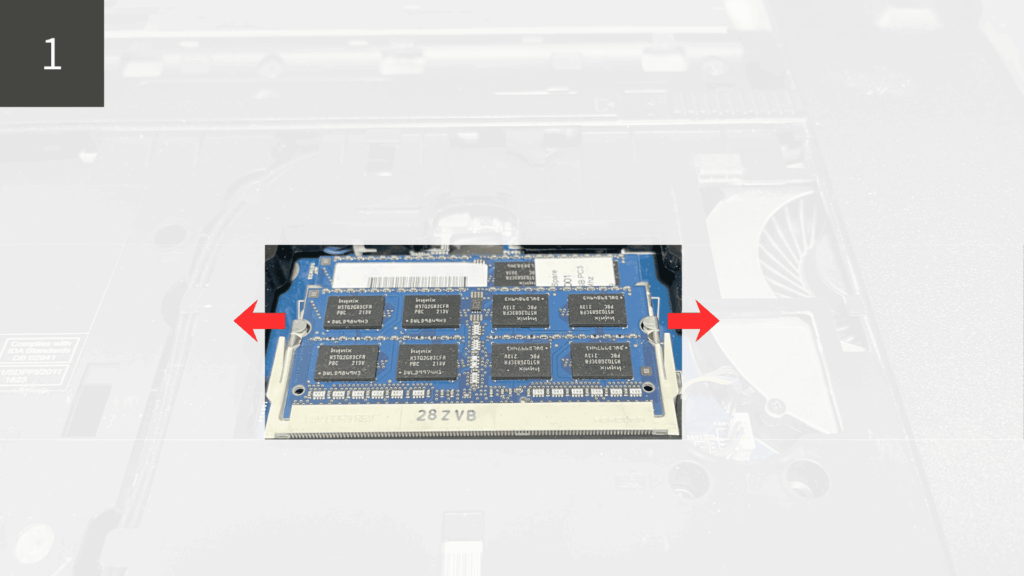 ノートパソコンのメモリ取り外し方法