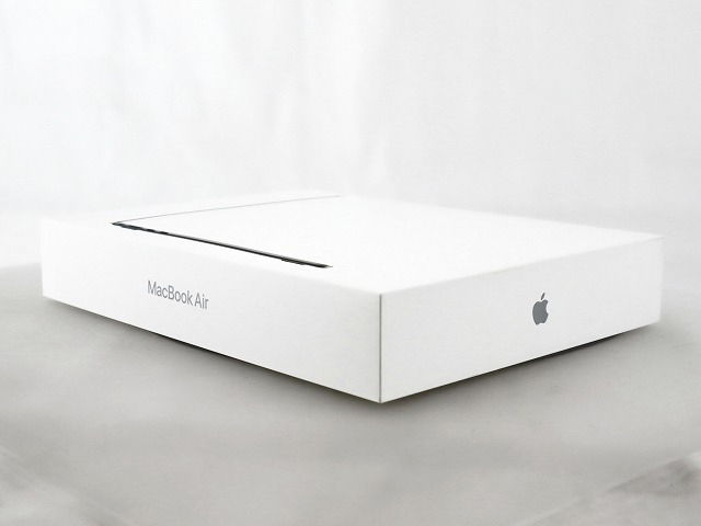 APPLE MACBOOK AIR [新品未開封] MC8G4J/A