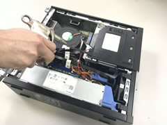 中古パソコンのクリーニング例：内部のホコリ除去（エアー清掃）